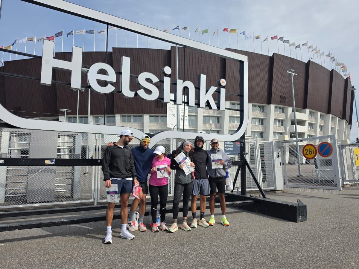 Coached athlete racing a road marathon